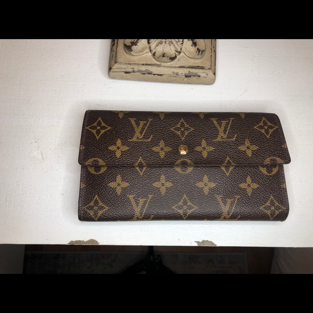 ❗️Sold❗️Louis Vuitton Porte Tresor International